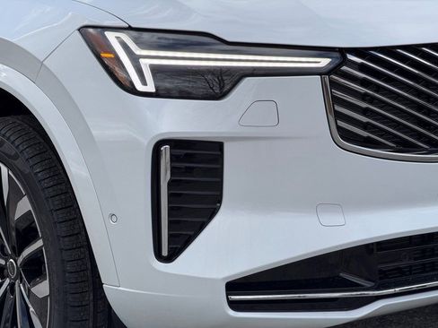 New 2026 Volvo XC90 B6 Plus w/ Protection Package Premier AWD/4WD image 3