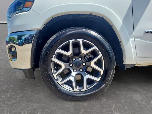 Used 2026 RAM 1500 Laramie AWD/4WD image 9