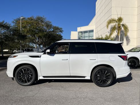 New 2026 INFINITI QX80 Autograph w/ Premium Cargo Package image 2