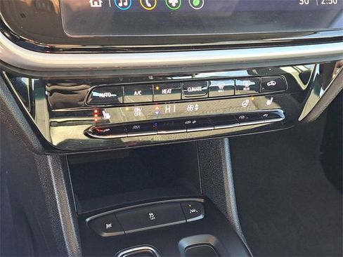 Used 2022 Chevrolet Bolt LT image 17