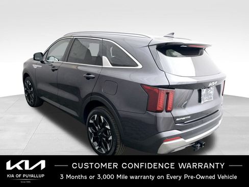 Certified 2025 Kia Sorento EX w/ Panoramic Sunroof Package AWD/4WD image 7
