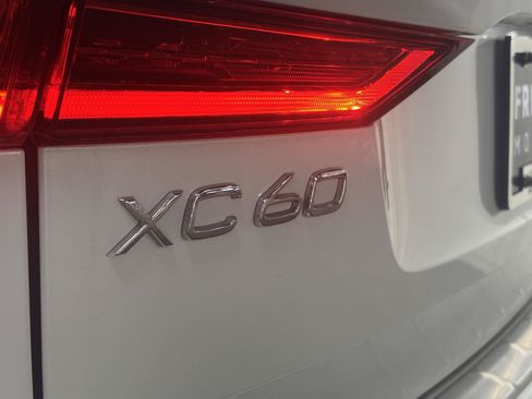Used 2023 Volvo XC60 B6 Ultimate w/ Protection Package Premier AWD/4WD image 37