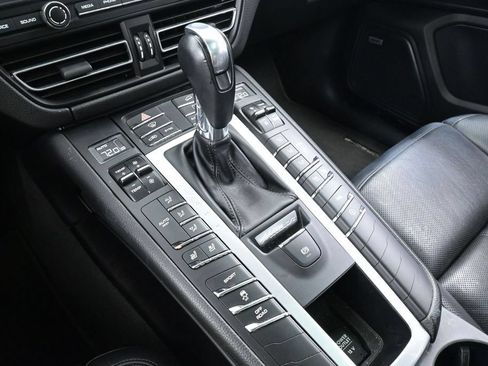 Certified 2020 Porsche Macan AWD/4WD image 21