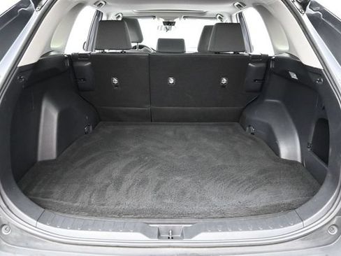 Used 2019 Toyota RAV4 XLE FWD image 27
