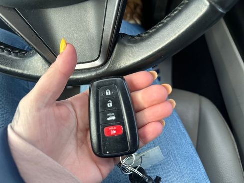 Used 2023 Toyota Camry XSE image 27