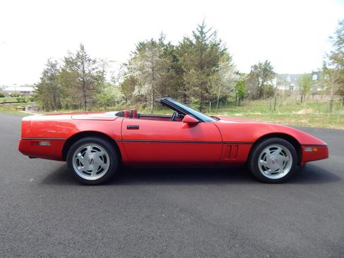 Used 1988 Chevrolet Corvette Convertible RWD image 41