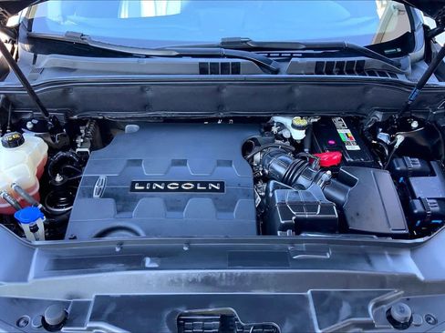 Used 2018 Lincoln MKX Reserve w/ Lincoln MKX Climate Package image 31