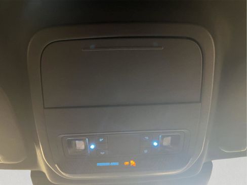 Used 2020 Ford Explorer XLT w/ Equipment Group 202A AWD/4WD image 28
