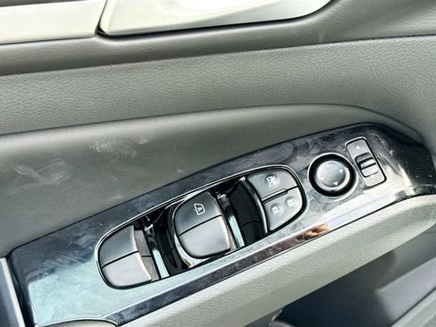 New 2025 Nissan Altima 2.5 SR w/ SR Premium Package image 16