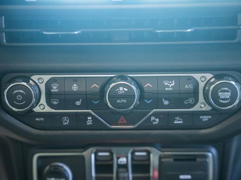 New 2026 Jeep Gladiator Sport AWD/4WD image 24