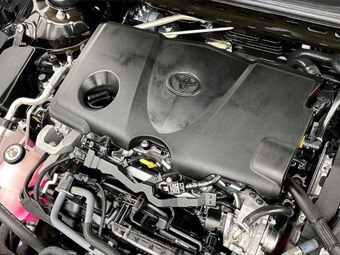 Used 2022 Toyota Avalon Limited image 34