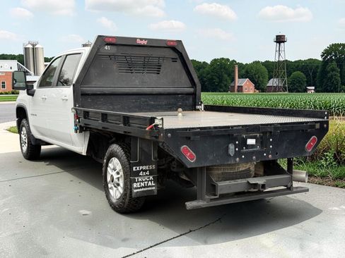 Used 2024 Chevrolet Silverado 2500 LT w/ Convenience Package AWD/4WD image 5