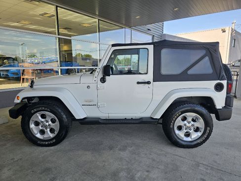 Used 2013 Jeep Wrangler Sahara w/ Connectivity Group AWD/4WD image 2