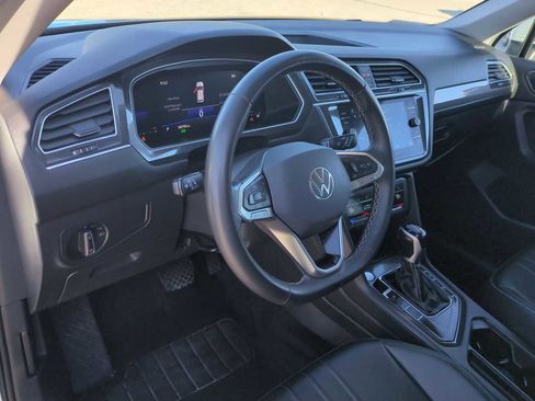 Used 2024 Volkswagen Tiguan SE image 10