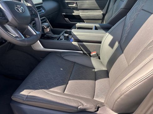 Used 2025 Toyota Tundra Limited image 9