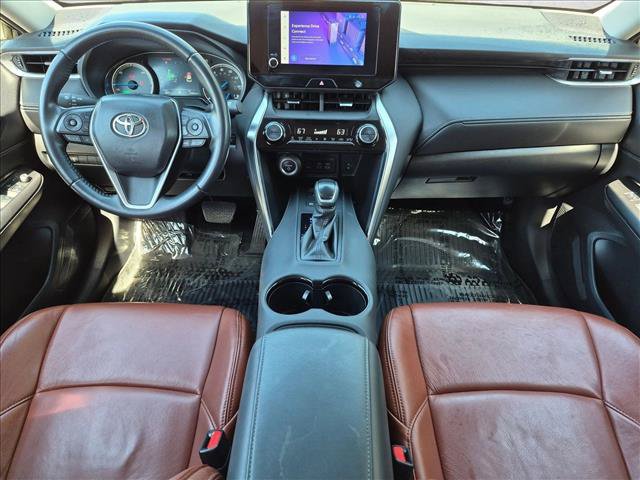 Used 2024 Toyota Venza LE AWD/4WD image 16