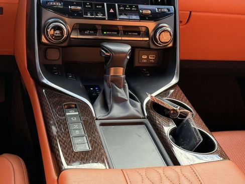 Used 2024 Lexus LX 600 4WD w/ Ultra Luxury Package image 20