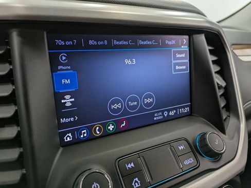 Used 2023 GMC Acadia SLE w/ Driver Convenience Package image 12