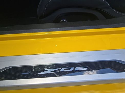Used 2025 Chevrolet Corvette Z06 RWD image 18