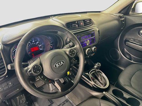 Used 2016 Kia Soul ! FWD image 18