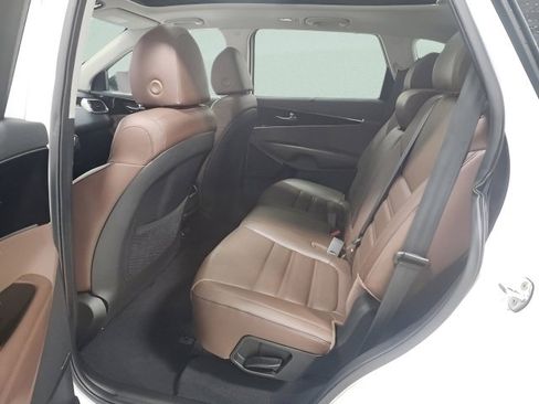 Used 2019 Kia Sorento SX image 21