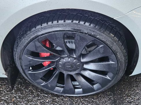 Used 2023 Tesla Model 3 Performance image 9