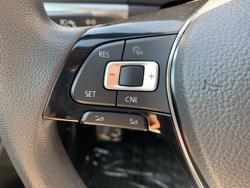 Used 2015 Volkswagen Jetta SE FWD image 14