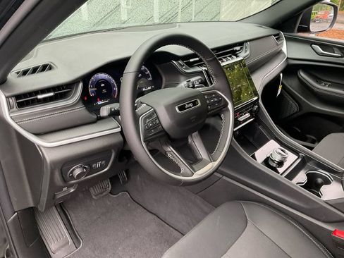 New 2025 Jeep Grand Cherokee L Laredo w/ Luxury Tech Group I AWD/4WD image 24