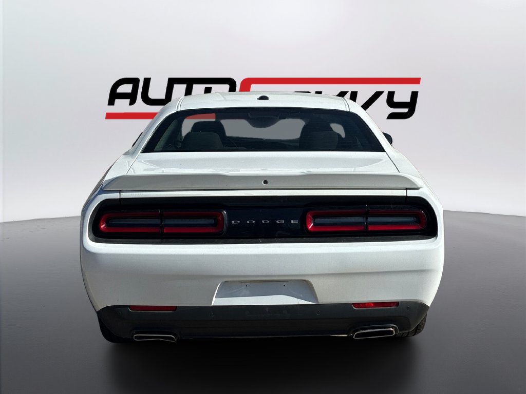 Used 2021 Dodge Challenger SXT w/ Driver Convenience Group RWD image 6