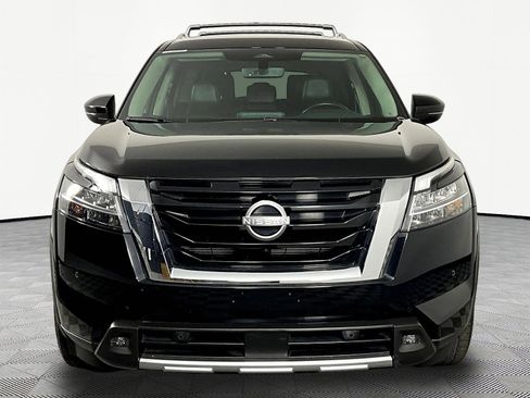 Used 2024 Nissan Pathfinder SL AWD/4WD image 2