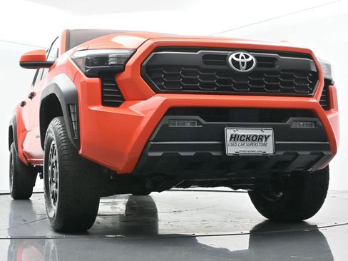 Used 2024 Toyota Tacoma TRD Off-Road AWD/4WD image 46