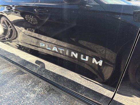 Used 2025 Ford Expedition Max Platinum AWD/4WD image 4