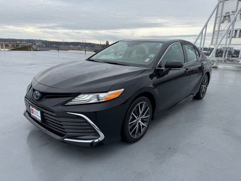 Certified 2023 Toyota Camry XLE w/ Navigation Package image 5