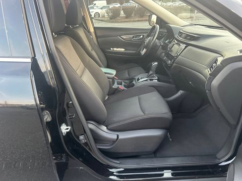 Used 2020 Nissan Rogue SV image 13