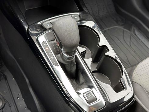 Certified 2025 Chevrolet Trax LT w/ Driver Confidence Package image 27