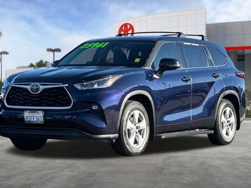 Used 2020 Toyota Highlander LE image 9