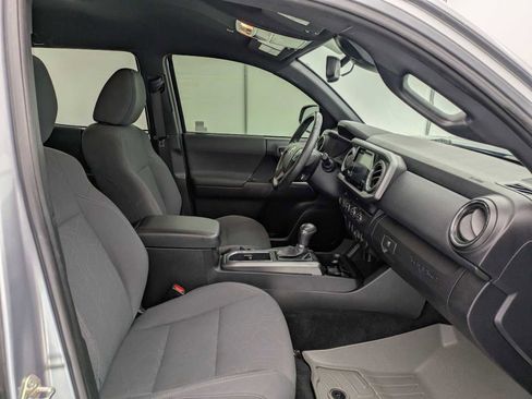 Used 2019 Toyota Tacoma TRD Sport image 23