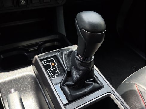 Certified 2023 Toyota Tacoma TRD Off-Road AWD/4WD image 26