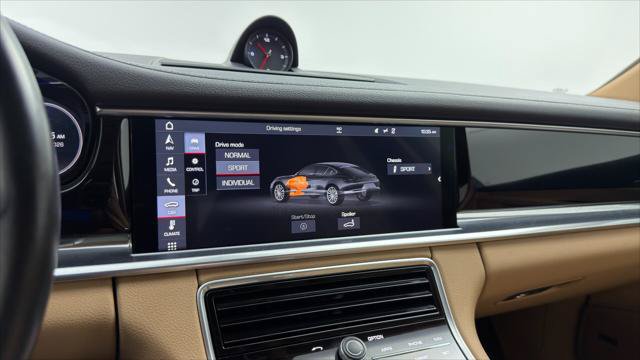 Used 2019 Porsche Panamera 4 AWD/4WD image 32