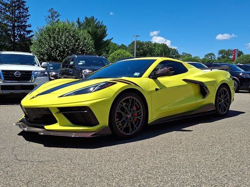 Used 2023 Chevrolet Corvette Stingray Premium Conv w/ Z51 Performance Package RWD image 3