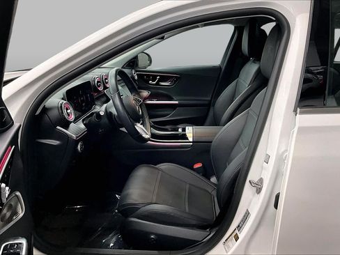 Used 2023 Mercedes-Benz C 300 Sedan image 7