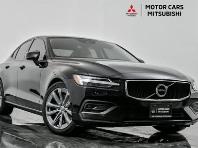 Used 2021 Volvo S60 T6 Momentum w/ Premium Package