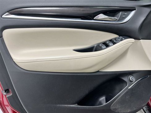 Used 2019 Buick Enclave Essence image 21