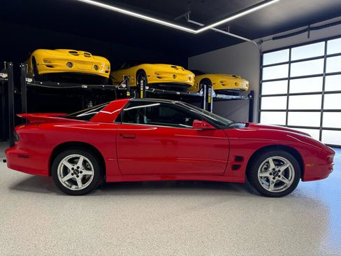 Used 2001 Pontiac Firebird Formula w/ Protection Group RWD image 9