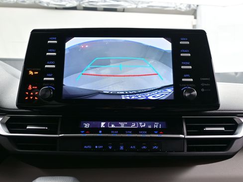 Used 2022 Toyota Sienna LE image 19