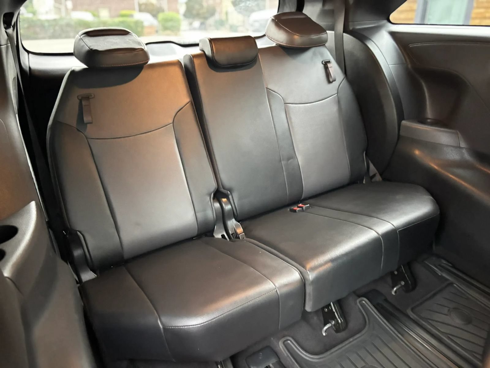 Used 2021 Toyota Sienna XSE AWD/4WD image 18