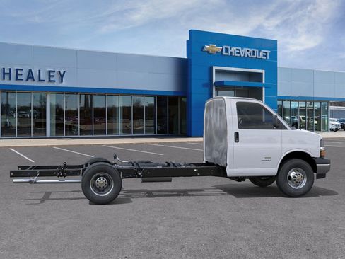 New 2025 Chevrolet Express 3500 1WT w/ Power Convenience Package image 44