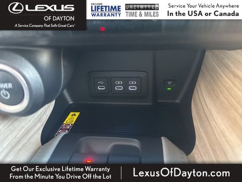 Used 2023 Toyota Venza XLE image 26