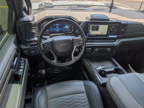 Used 2024 Chevrolet Silverado 2500 ZR2 w/ Technology Package AWD/4WD image 33