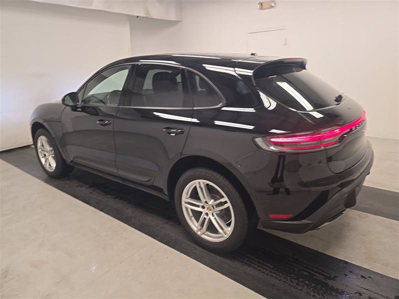 Used 2024 Porsche Macan AWD/4WD image 14